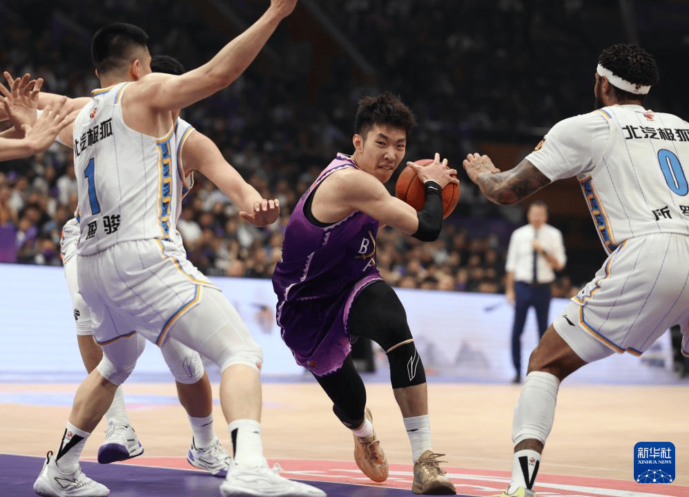 北京首钢发布备战花絮，清晨状态回暖，CBA常规赛任务艰巨，球队文化再被提及的简单介绍